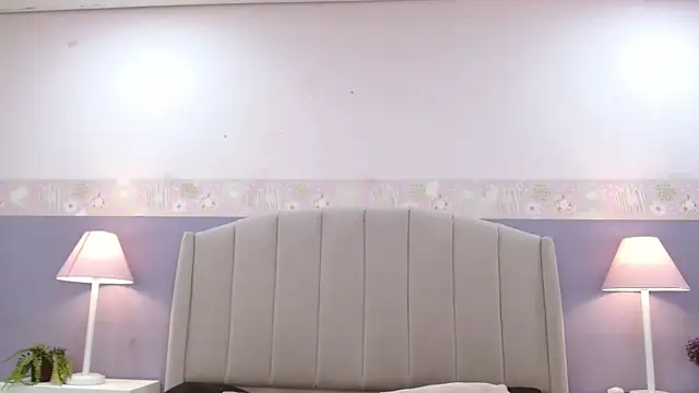 Isabelgh  online show from July 25, 2026, 7:44 pm