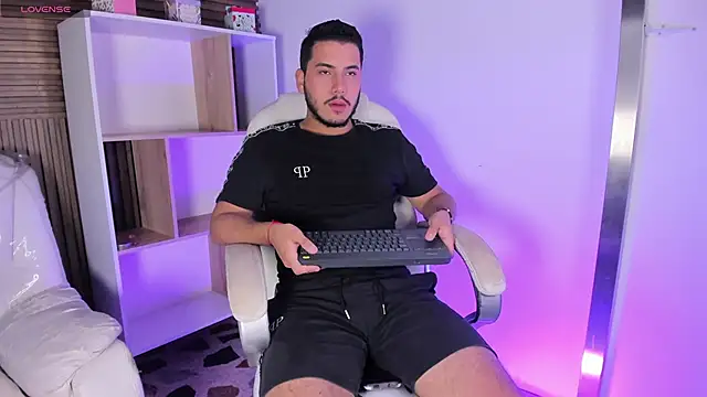 Axel grey  online show from October 16, 2025, 12:17 pm