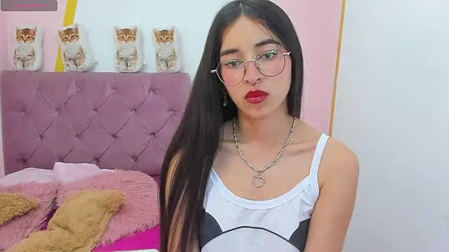 Snapshot of _Amatista_Fire chatting on September 18, 2025, 1:57 pm Amatista Fire online show from September 18, 2025, 1:57 pm