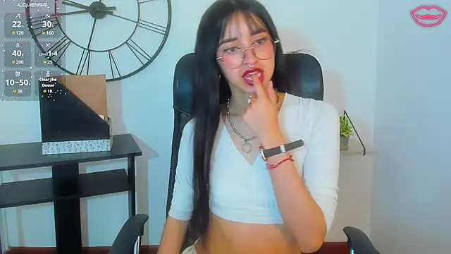 Snapshot of _Amatista_Fire chatting on November 1, 2025, 1:57 pm Amatista Fire online show from November 1, 2025, 1:57 pm