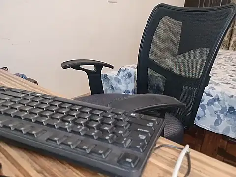 Snapshot of Cynthia011 chatting on September 18, 2025, 4:09 pm Cynthia011 online show from September 18, 2025, 4:09 pm