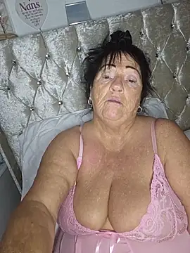 Angeldelightt online show from November 13, 2025, 4:28 pm