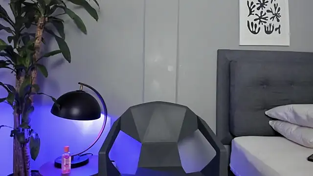 Tylerffoxx online show from May 7, 2026, 9:09 pm