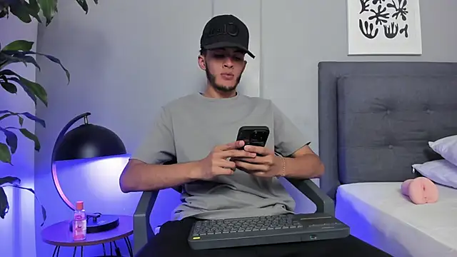 Tylerffoxx online show from May 23, 2026, 9:08 pm