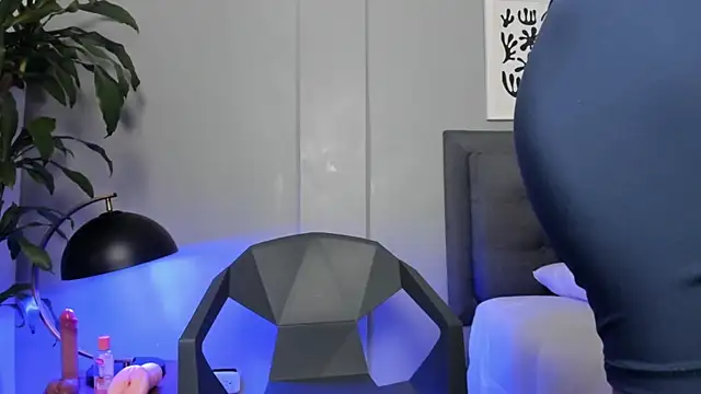 Tylerffoxx online show from July 9, 2026, 10:25 pm