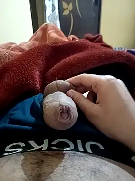 Snapshot of xerxusi chatting on November 2, 2025, 6:54 pm xerxusi online show from November 2, 2025, 6:54 pm