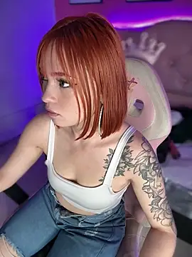 Snapshot of Alysson_LS chatting on September 17, 2025, 3:41 am Alysson LS online show from September 17, 2025, 3:41 am