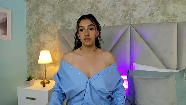 ValentiinaCruz online show from December 14, 2025, 8:46 pm