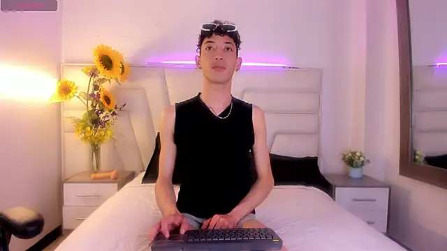 Snapshot of Ashton_Myers chatting on September 19, 2025, 7:58 pm Ashton Myers online show from September 19, 2025, 7:58 pm