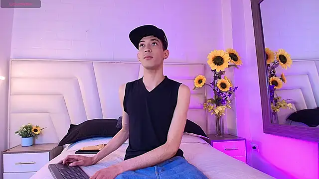 Snapshot of Ashton_Myers chatting on October 1, 2025, 8:37 pm Ashton Myers online show from October 1, 2025, 8:37 pm