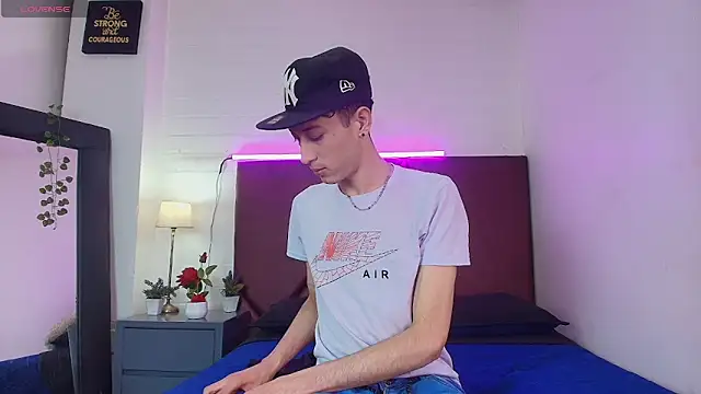 Snapshot of Ashton_Myers chatting on October 3, 2025, 7:55 pm Ashton Myers online show from October 3, 2025, 7:55 pm