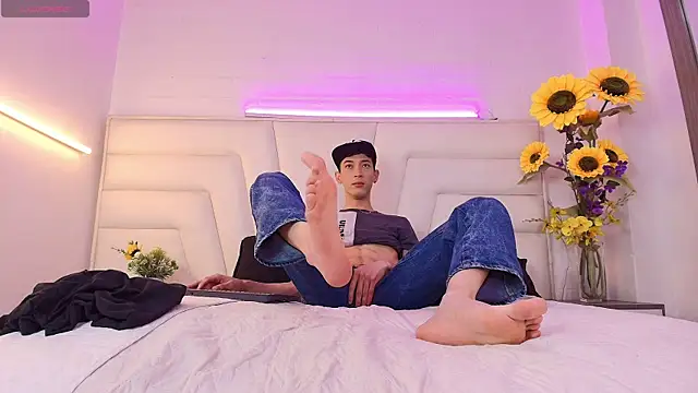 Snapshot of Ashton_Myers chatting on October 4, 2025, 8:40 pm Ashton Myers online show from October 4, 2025, 8:40 pm