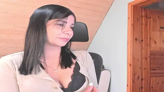 Laura-angeel online show from March 5, 2026, 7:15 am