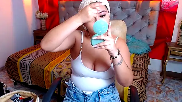 Snapshot of IsabellaaSweet chatting on October 4, 2025, 12:47 pm IsabellaaSweet online show from October 4, 2025, 12:47 pm