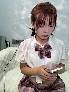 xiaoqiao ss online show from December 14, 2025, 2:44 pm