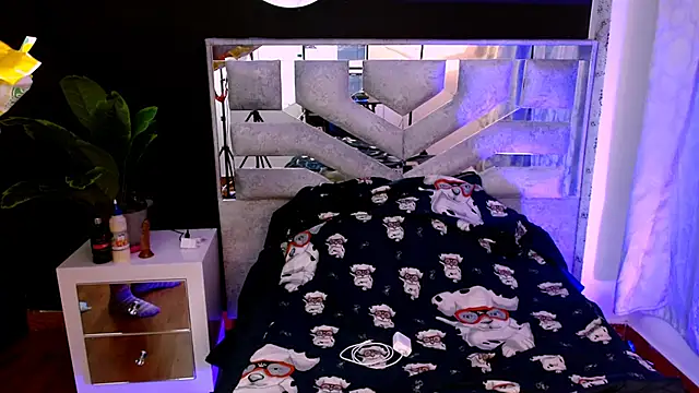 violet bunnyy online show from September 23, 2025, 3:09 am