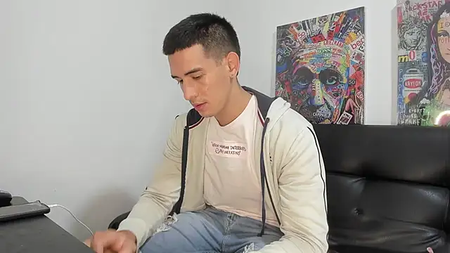 Mike3Xxx online show from October 5, 2025, 11:35 pm