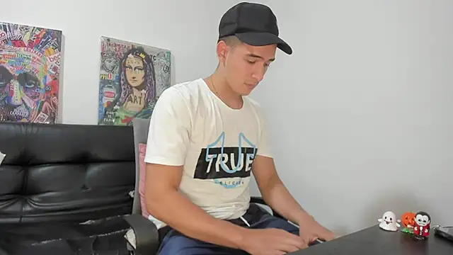 Mike3Xxx online show from October 20, 2025, 1:17 am