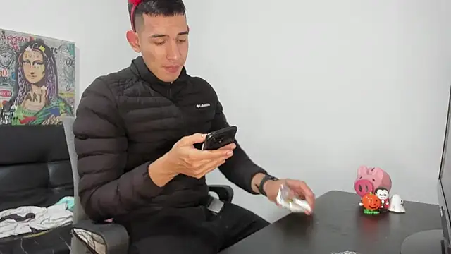 Mike3Xxx online show from November 1, 2025, 8:16 am