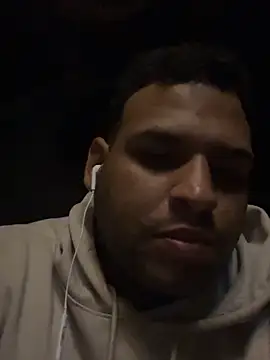 Snapshot of elverga420F chatting on October 1, 2025, 6:41 am elverga420F online show from October 1, 2025, 6:41 am