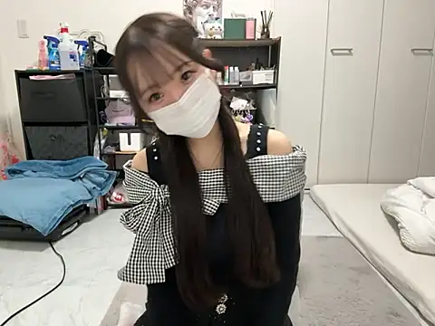 nano-da-u online show from October 4, 2025, 2:37 pm