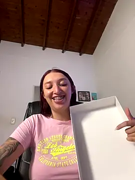 Paulina-Wells online show from November 18, 2025, 9:19 pm