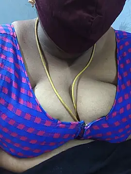 Snapshot of TAMIL_ELAKKIYA chatting on June 17, 2026, 11:38 pm TAMIL ELAKKIYA online show from June 17, 2026, 11:38 pm
