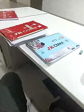 hotboy43339 online show from September 10, 2025, 9:48 pm