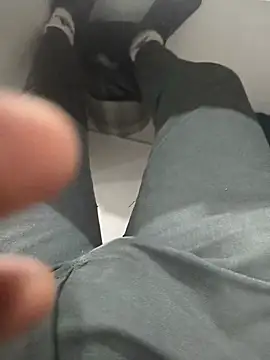 hotboy43339 online show from September 12, 2025, 5:35 pm