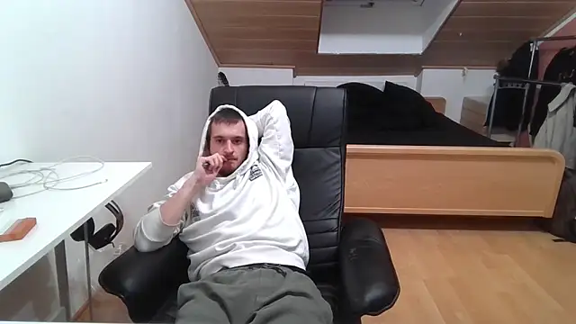 Snapshot of Bez3ybik chatting on October 18, 2025, 10:10 pm Bez3ybik online show from October 18, 2025, 10:10 pm