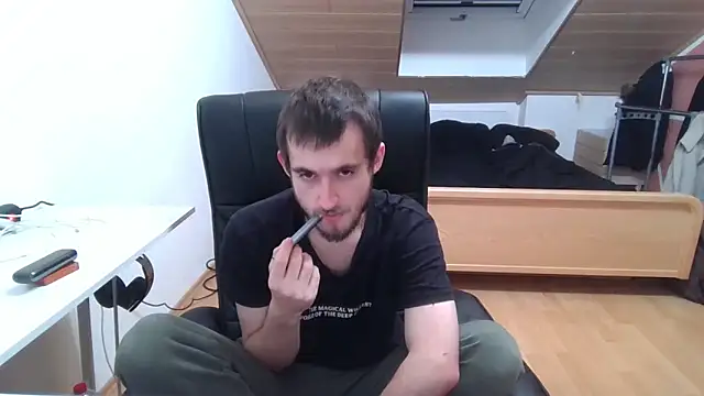 Snapshot of Bez3ybik chatting on October 24, 2025, 8:49 pm Bez3ybik online show from October 24, 2025, 8:49 pm