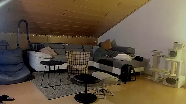 Bez3ybik online show from November 18, 2025, 10:03 pm