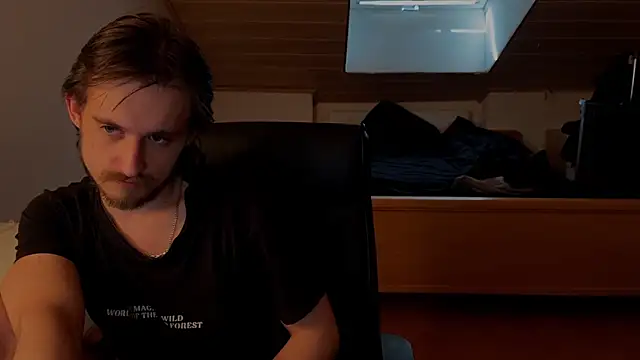 Snapshot of Bez3ybik chatting on March 4, 2026, 11:27 am Bez3ybik online show from March 4, 2026, 11:27 am