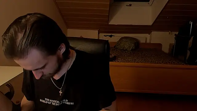 Snapshot of Bez3ybik chatting on March 24, 2026, 8:03 pm Bez3ybik online show from March 24, 2026, 8:03 pm