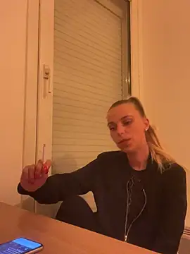 BrumeLove online show from May 10, 2026, 6:57 pm