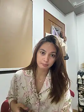 LanySylvia online show from November 3, 2025, 2:07 pm