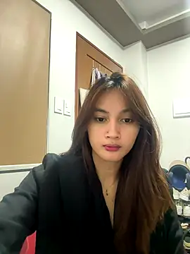 LanySylvia online show from November 6, 2025, 2:29 pm