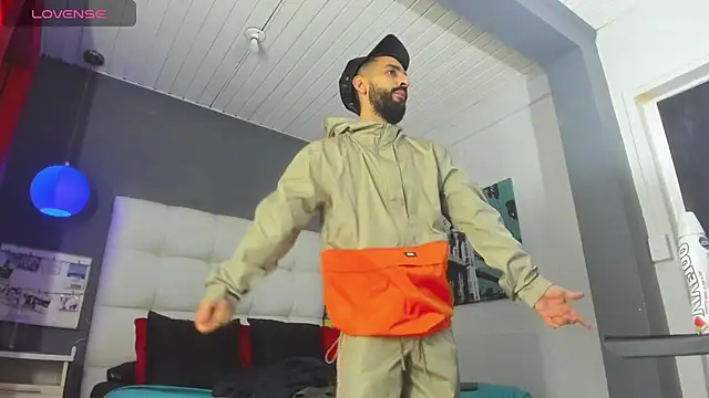 Yiyo10  online show from February 11, 2026, 3:55 am