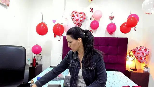 Snapshot of MashaPiink chatting on February 24, 2026, 12:47 pm MashaPiink online show from February 24, 2026, 12:47 pm