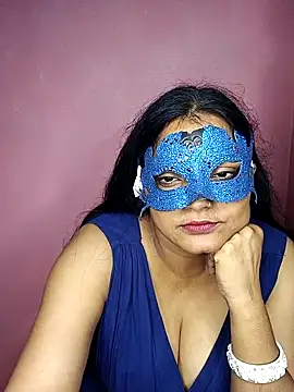 Snapshot of MEERAcle chatting on October 7, 2025, 7:44 pm MEERAcle online show from October 7, 2025, 7:44 pm