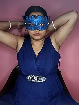 Snapshot of MEERAcle chatting on October 26, 2025, 5:08 pm MEERAcle online show from October 26, 2025, 5:08 pm