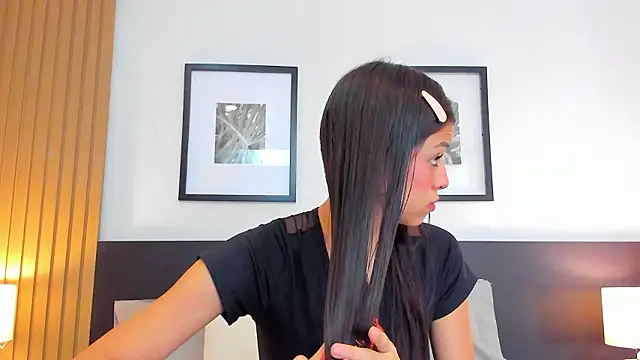 catalina jolie online show from February 20, 2026, 4:09 am