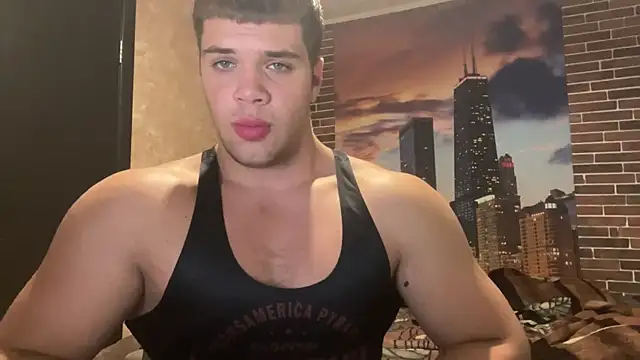 Snapshot of MusclePhantom chatting on October 16, 2025, 8:10 pm MusclePhantom online show from October 16, 2025, 8:10 pm