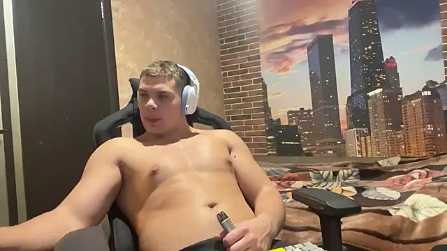 Snapshot of MusclePhantom chatting on October 22, 2025, 8:08 pm MusclePhantom online show from October 22, 2025, 8:08 pm