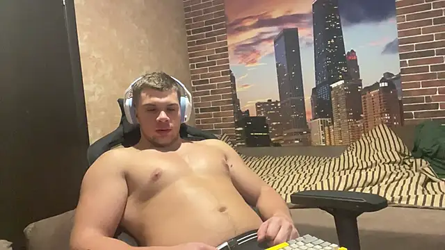 Snapshot of MusclePhantom chatting on October 27, 2025, 10:58 pm MusclePhantom online show from October 27, 2025, 10:58 pm