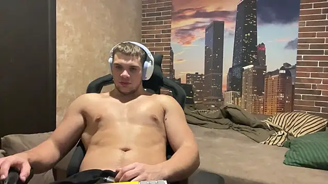 Snapshot of MusclePhantom chatting on October 28, 2025, 10:12 pm MusclePhantom online show from October 28, 2025, 10:12 pm