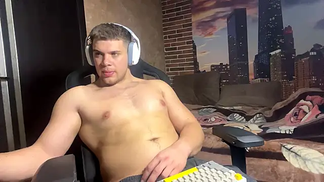 Snapshot of MusclePhantom chatting on March 27, 2026, 9:25 pm MusclePhantom online show from March 27, 2026, 9:25 pm