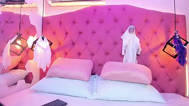 Snapshot of HannaPotther chatting on October 6, 2025, 11:29 am HannaPotther online show from October 6, 2025, 11:29 am