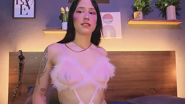 KLOE LUSTX online show from February 27, 2026, 9:59 pm