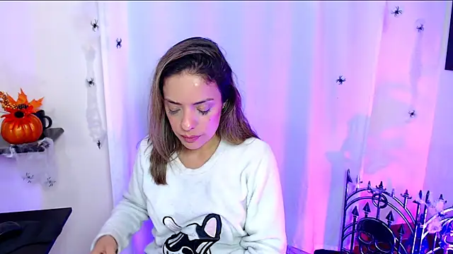 Snapshot of Natasha_cam222 chatting on October 30, 2025, 1:23 pm Natasha cam222 online show from October 30, 2025, 1:23 pm